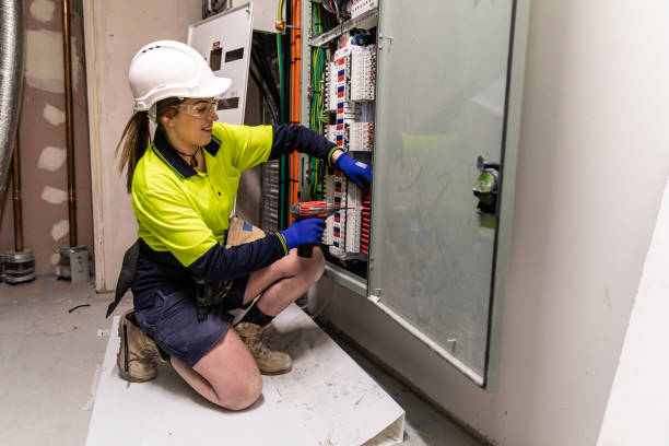 Best Licensed Electrician  in Pine Knoll Shores, NC
